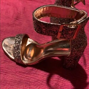 Ladies tan heels never worn